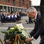 kranslegging burgemeester dodenherdenking Dronten 2015