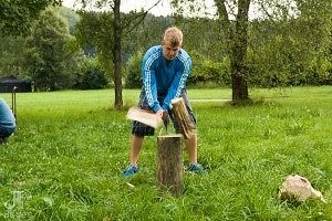 Lumberjack actionshot